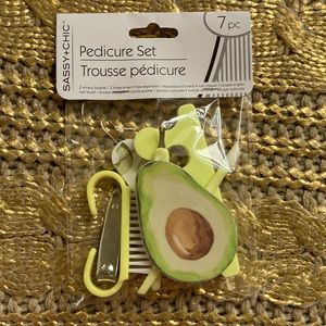NIP 🥑🤍🥑 7 Piece Sry Manicure Pedicure Assorted Tool Set Avocado Theme 🥑🤍🥑